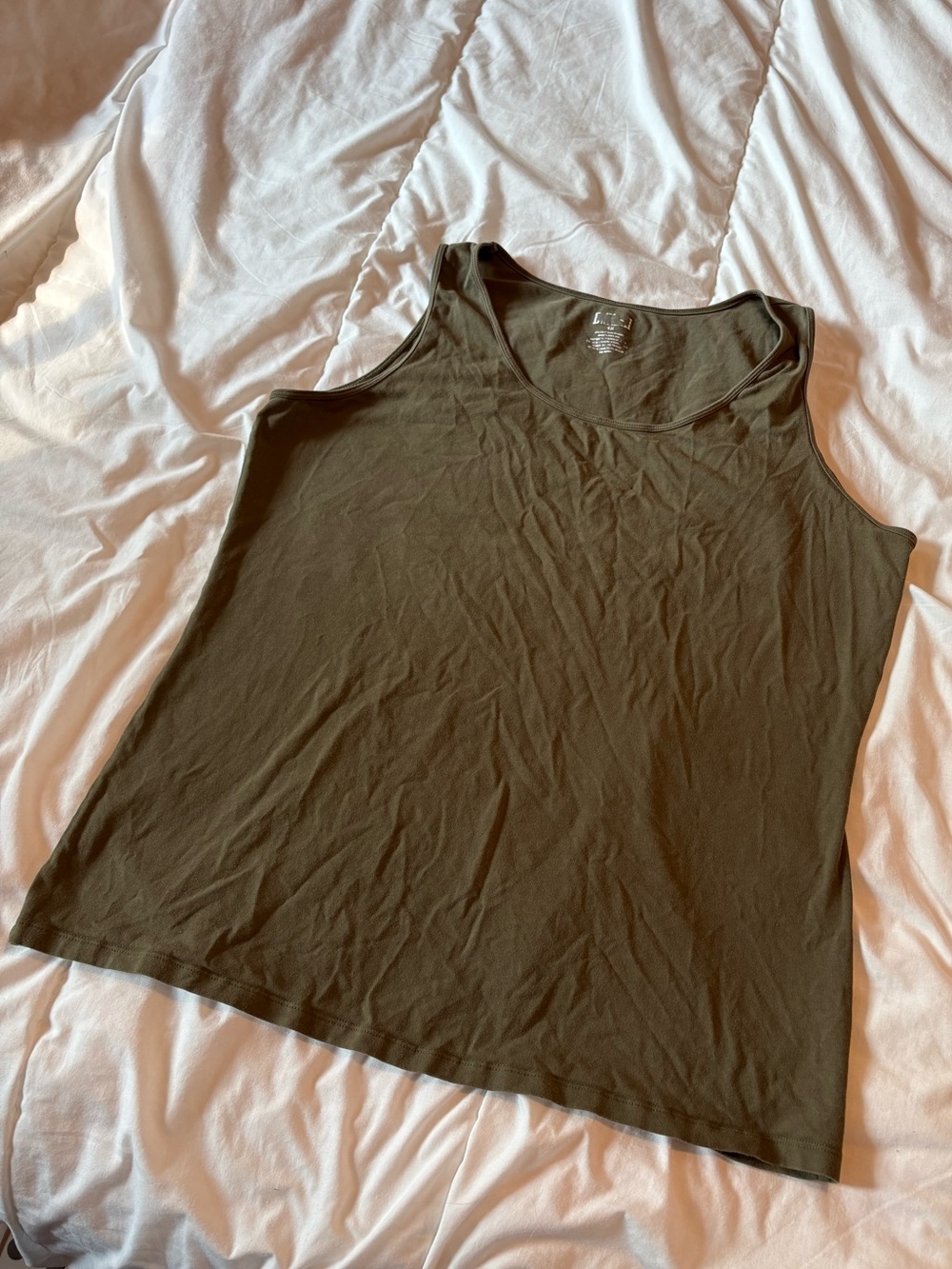 ⭐️ $5 Bundle Sale ⭐️ Duluth No Yank Olive Green Tank